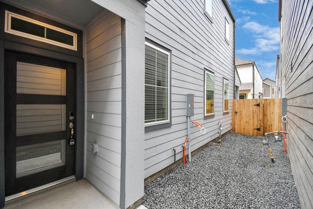 8408 Rising Stream Drive - Photo 2