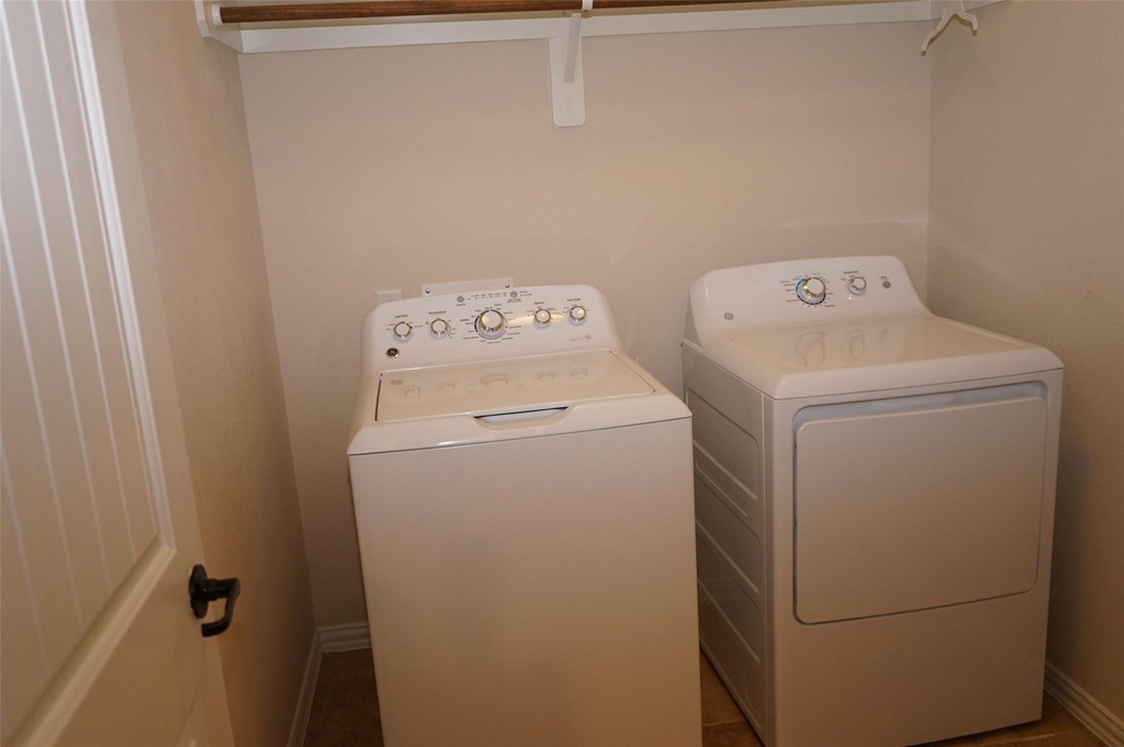 9411 Sparrow Creek Court - Photo 15