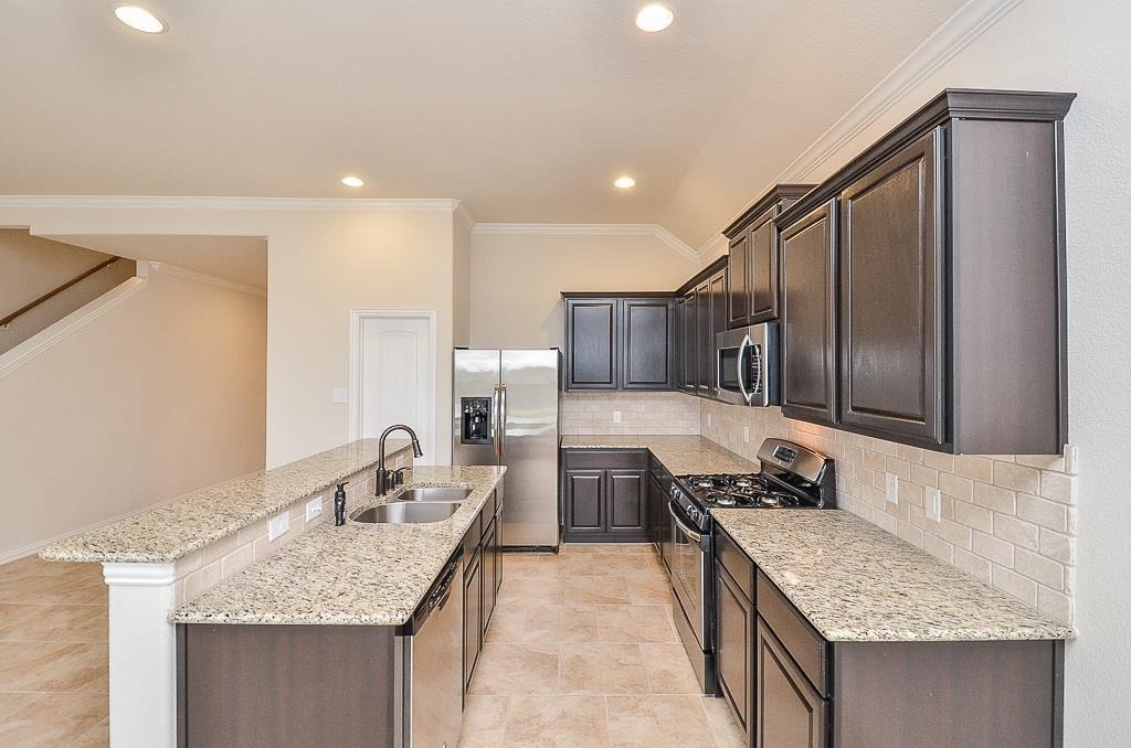 9411 Sparrow Creek Court - Photo 11
