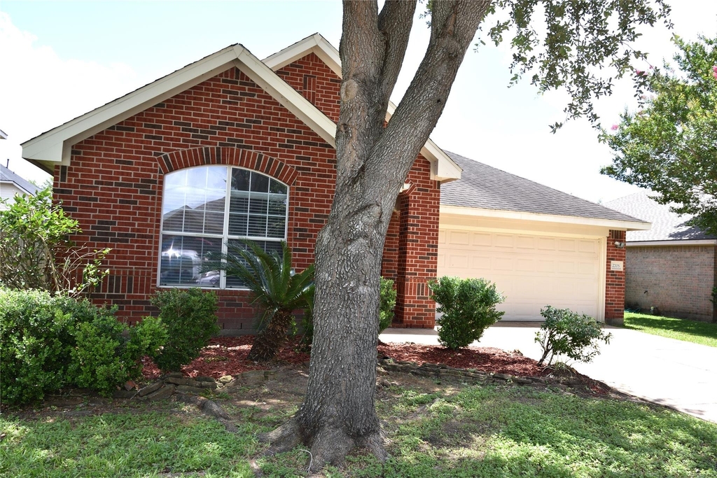 2705 Hewn Rock Way - Photo 0