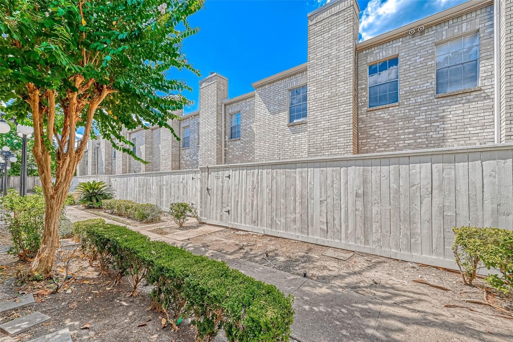 3780 Tanglewilde Street - Photo 3