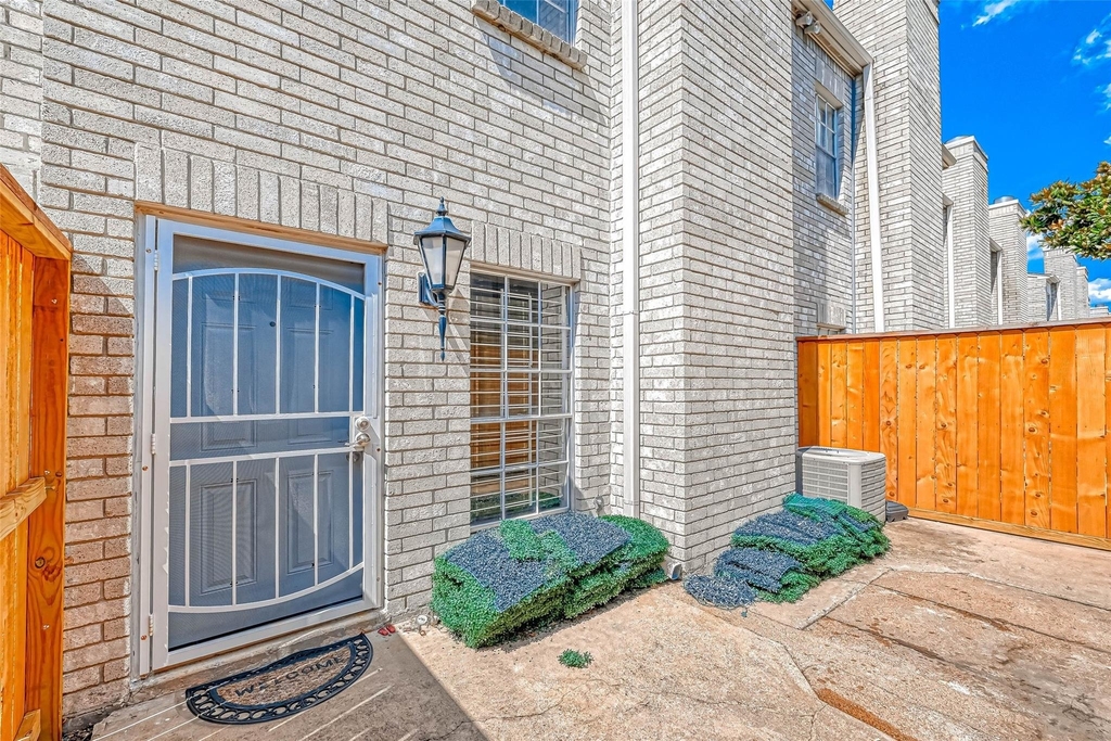 3780 Tanglewilde Street - Photo 6