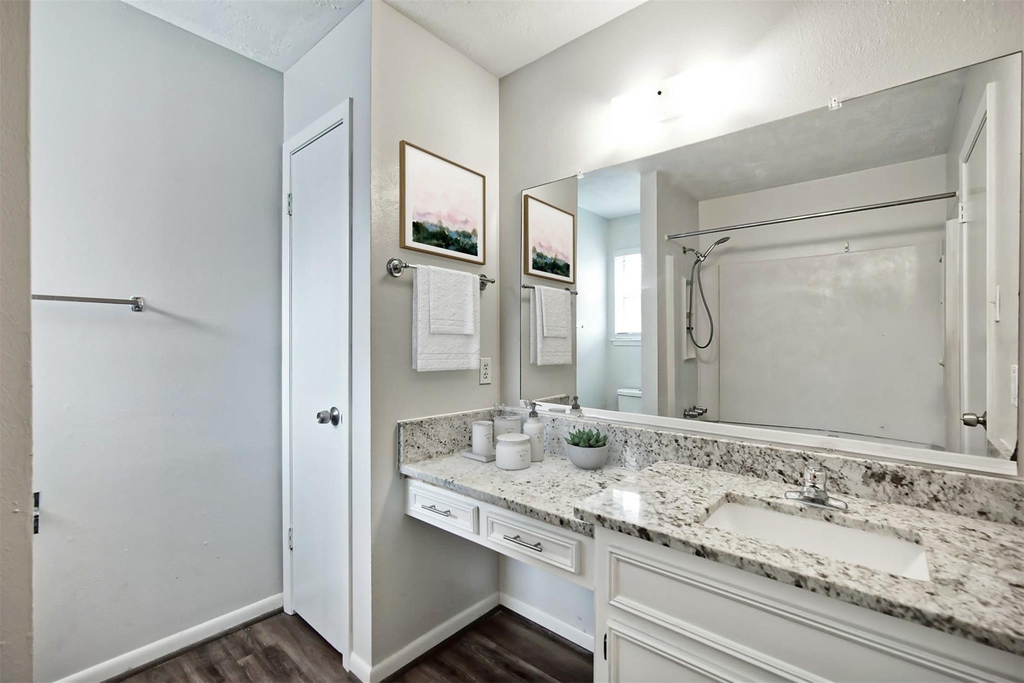 308 Lawrence Street - Photo 15