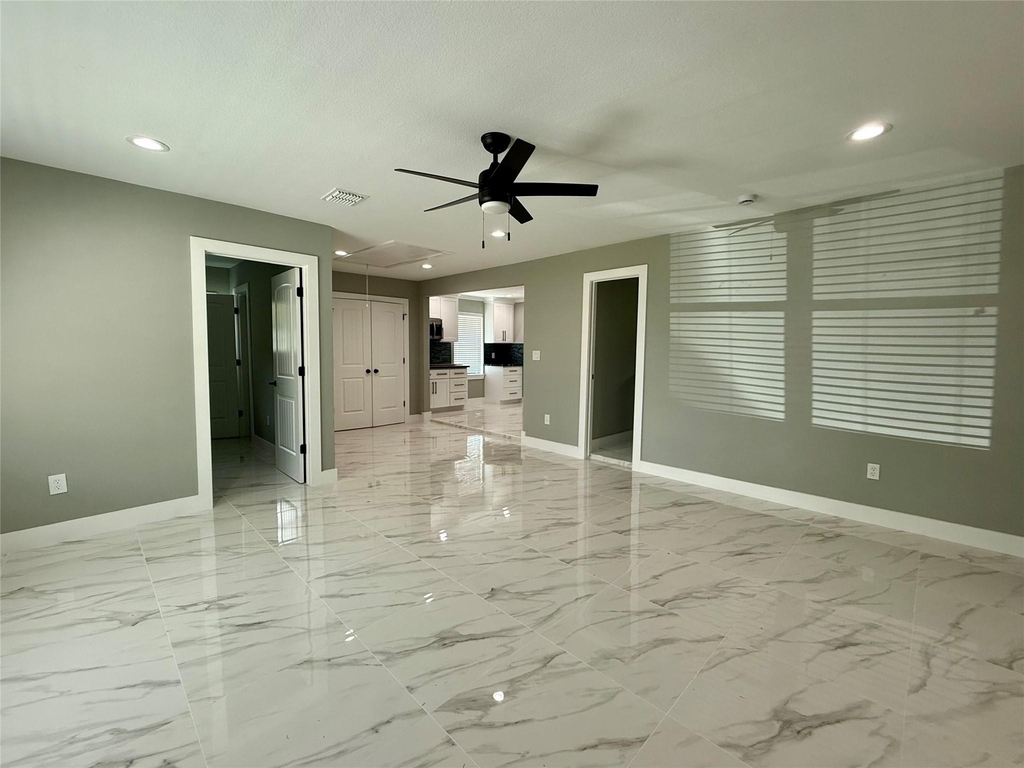 2630 De Soto Street - Photo 2