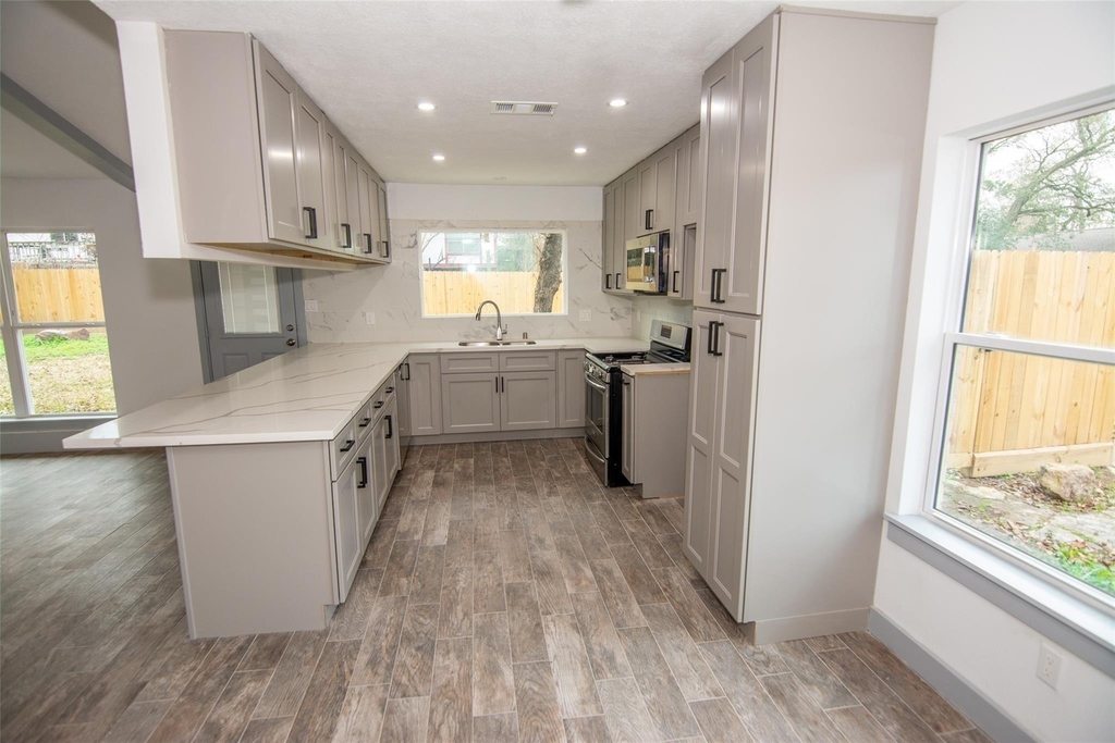 2302 Cades Cove Drive - Photo 13