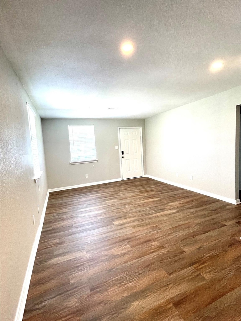 2618 Rosalee Street - Photo 1
