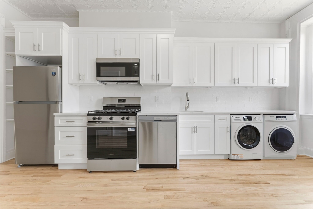 163 Bedford Avenue - Photo 10
