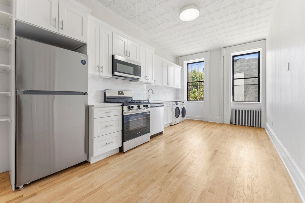 163 Bedford Avenue - Photo 9