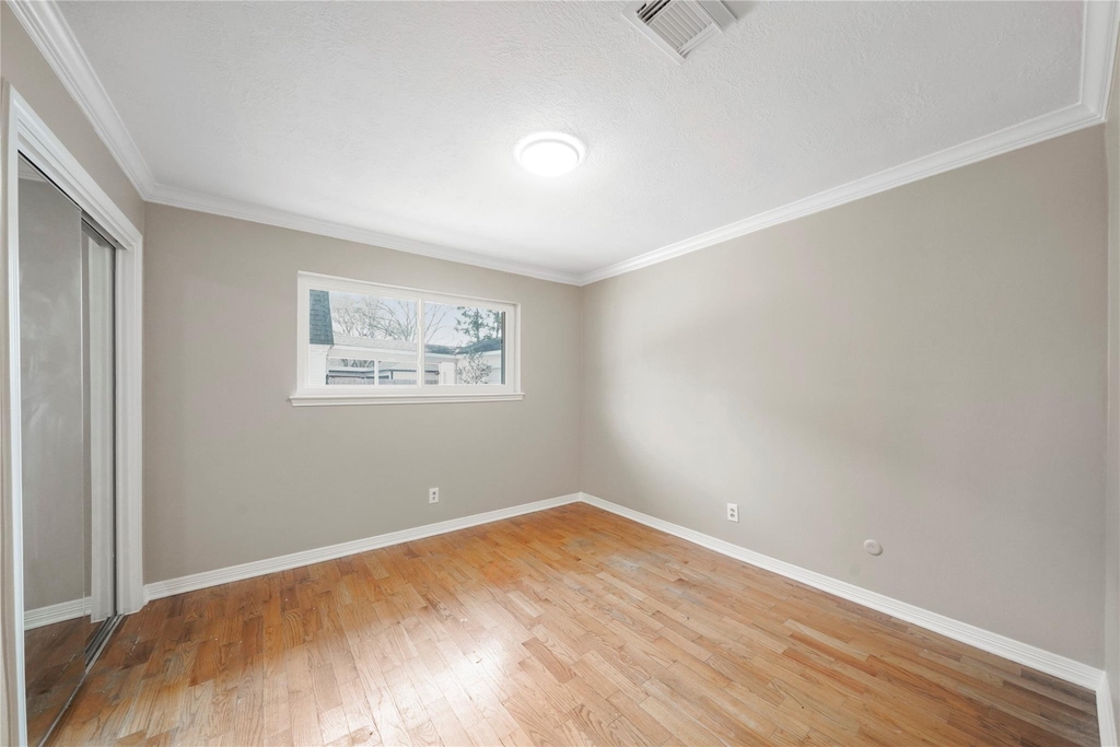 16121 Singapore Lane - Photo 18
