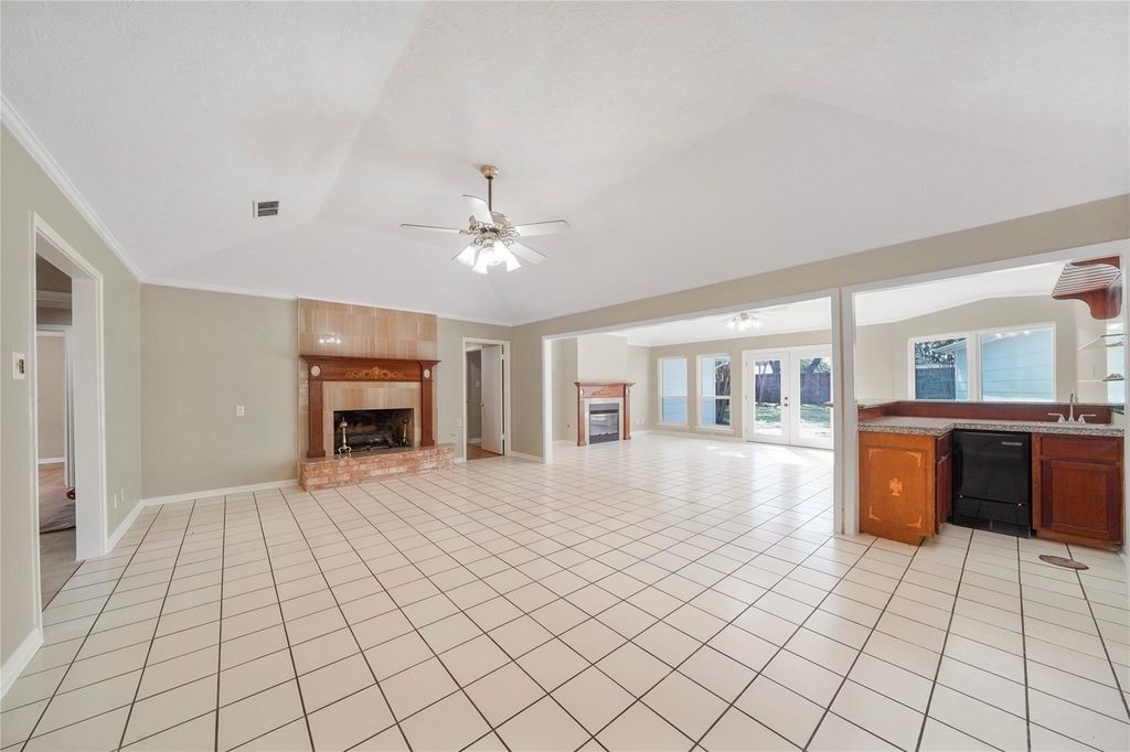 16121 Singapore Lane - Photo 11