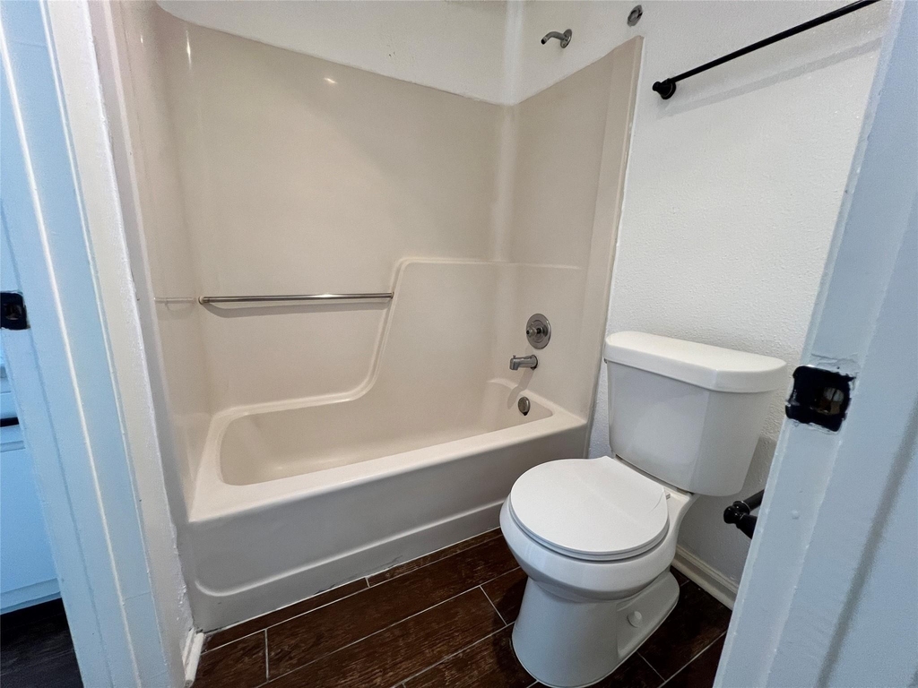 11506 Meadow Pines Court - Photo 10