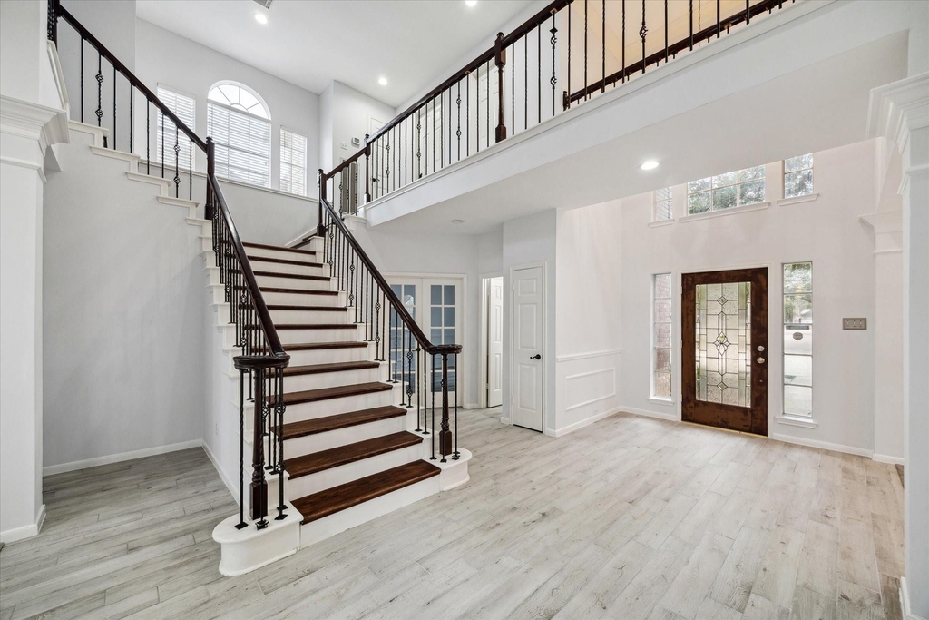 2715 Oakland Drive - Photo 1
