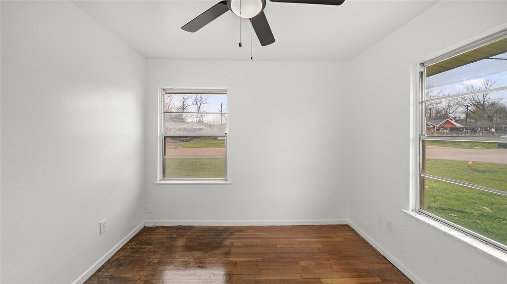 8171 Redfern Drive - Photo 8