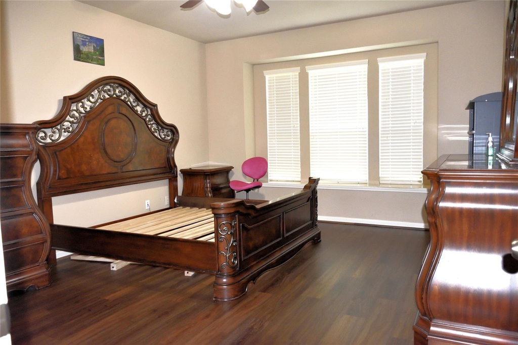 5106 Autumn Rose Lane - Photo 9