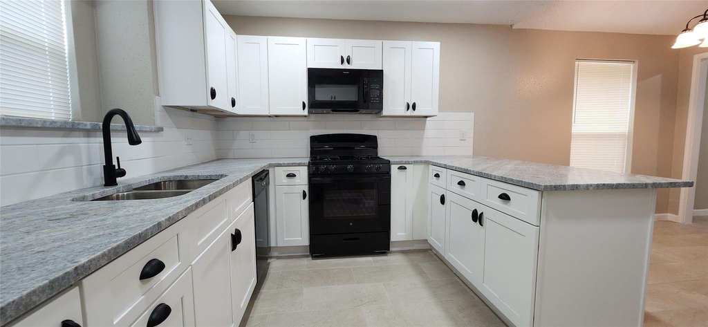 128 Lasso Street - Photo 10