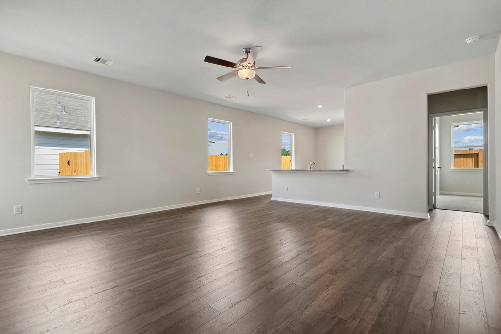 15858 Berry Hill Drive - Photo 2