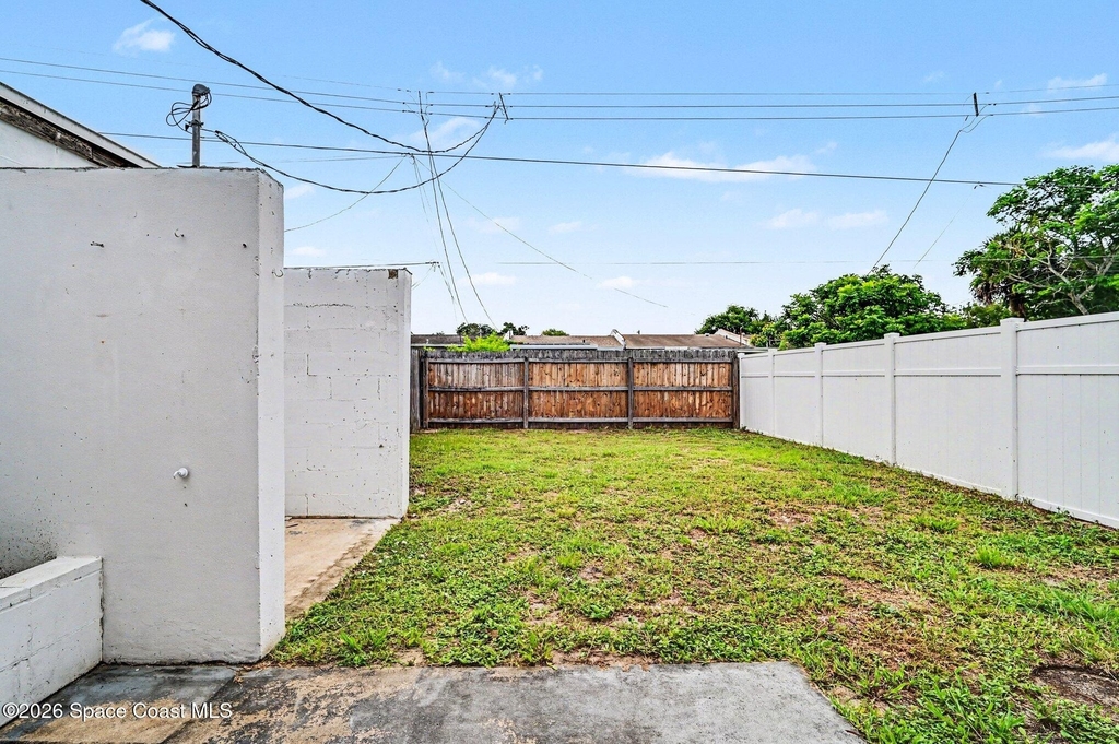 255 W Towne Place - Photo 14