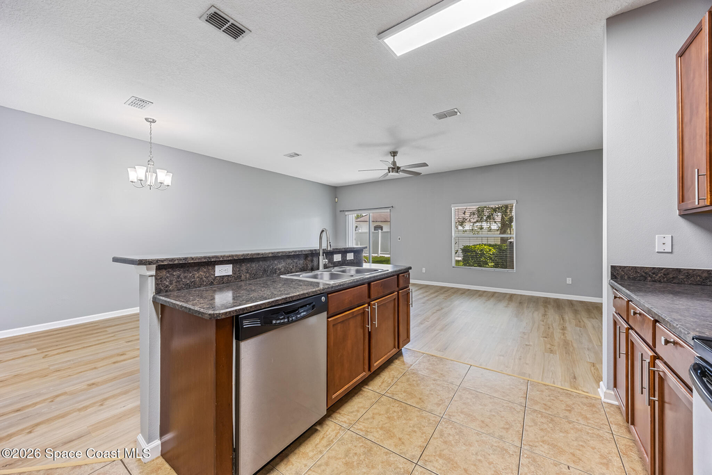 2745 Revolution Street - Photo 10