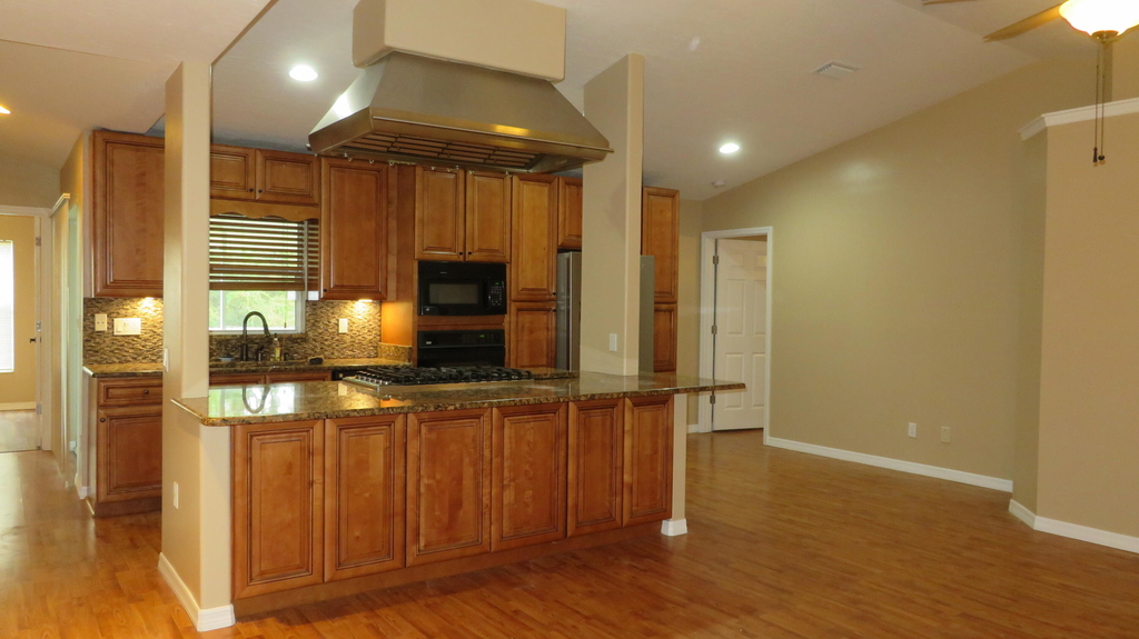 2321 Mantilla Avenue Se - Photo 0