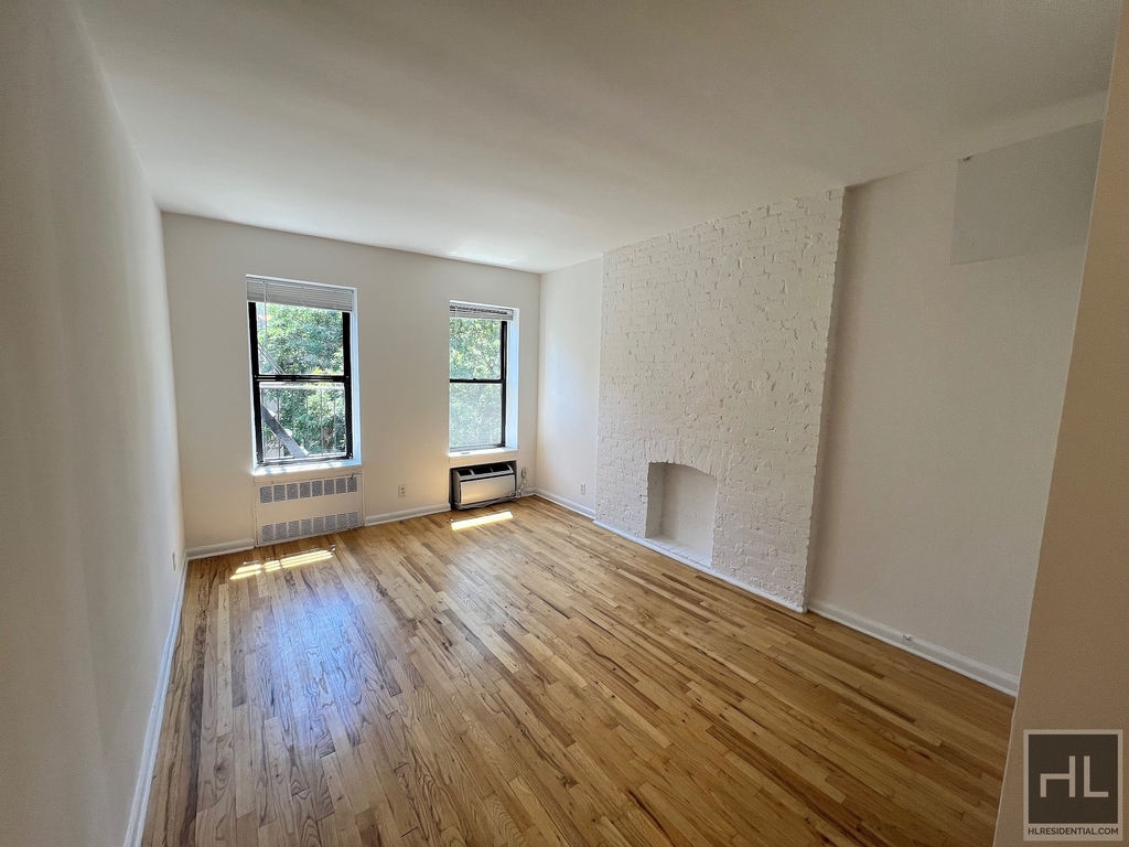East 83 Street - Photo 0
