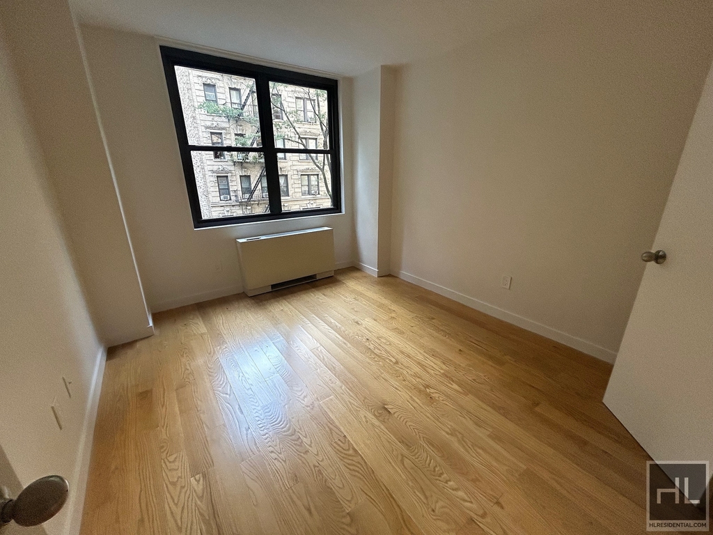 East 49 Street - Photo 0