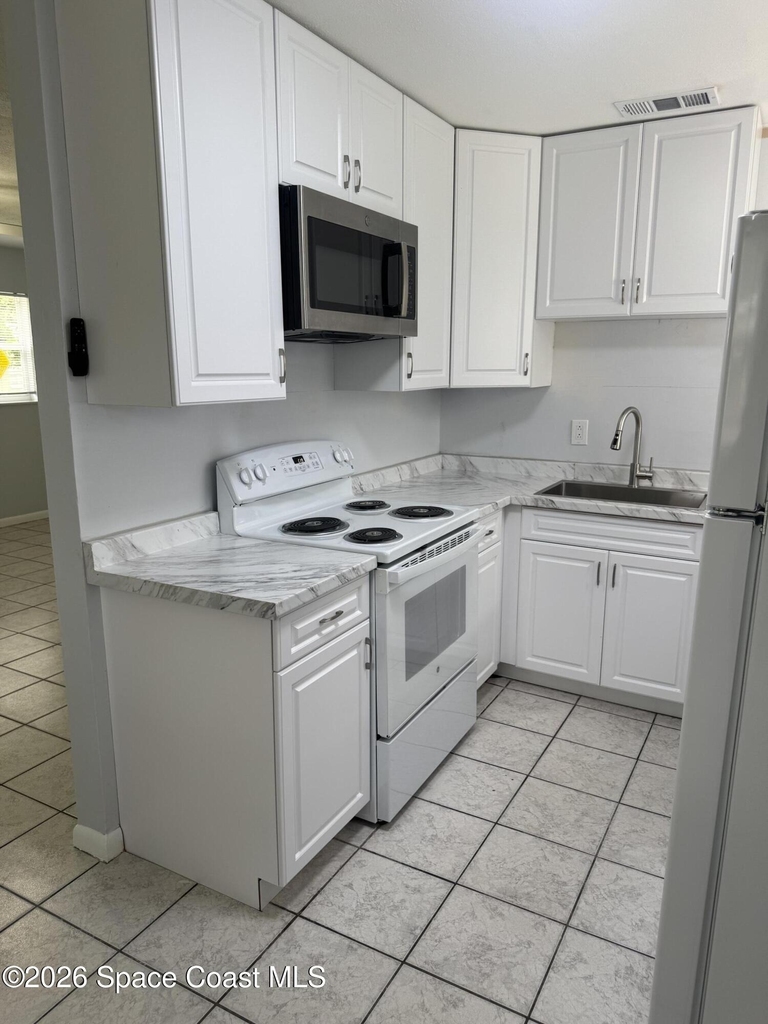 4480 Gray Avenue - Photo 5