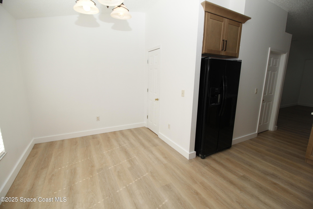 2440 Bridgeport Circle - Photo 7