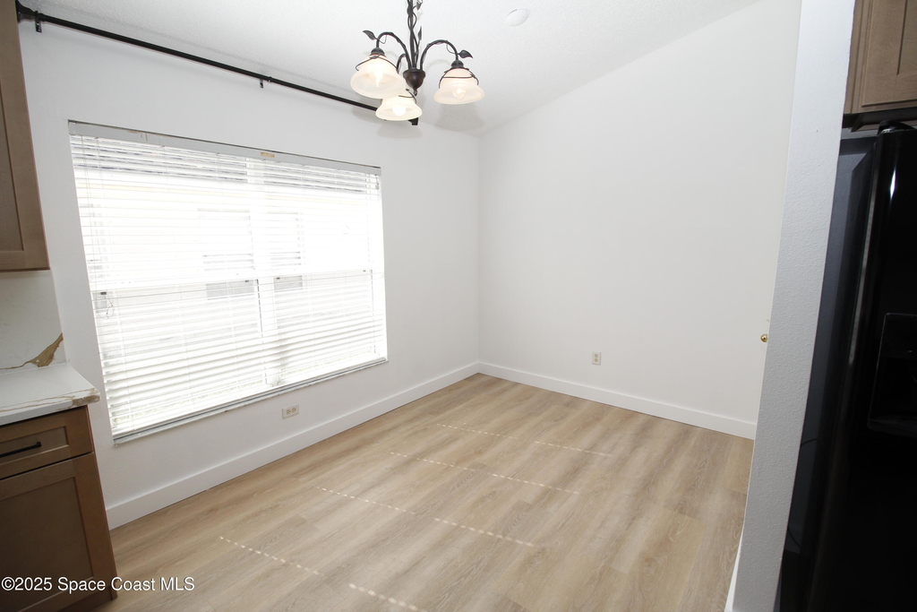 2440 Bridgeport Circle - Photo 5