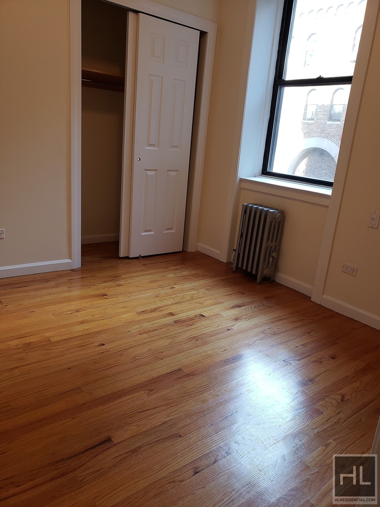 West 45 Street - Photo 1
