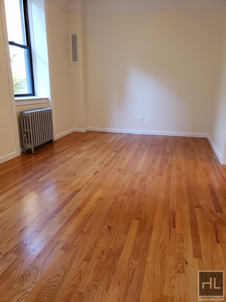 West 45 Street - Photo 0