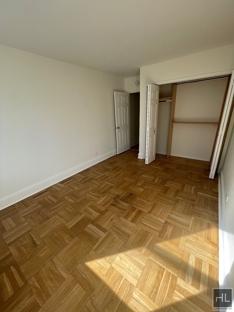 East 79th Street - Photo 6