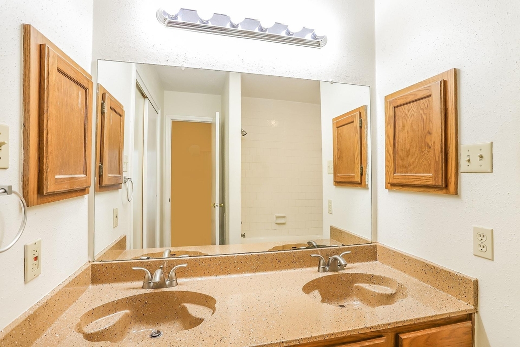 1525 Miller Avenue - Photo 9