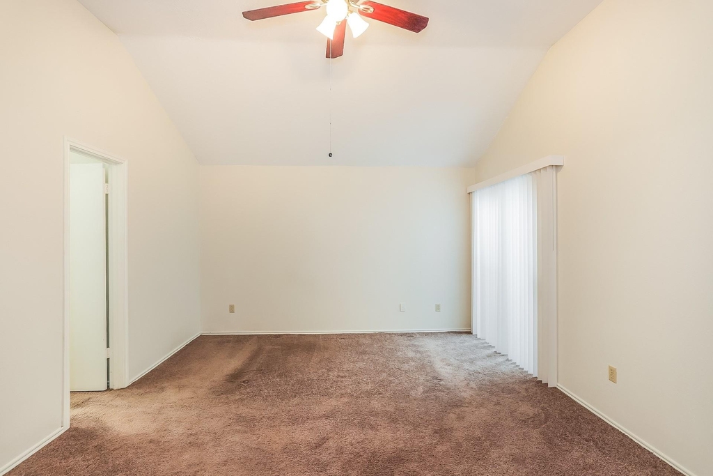 1525 Miller Avenue - Photo 7