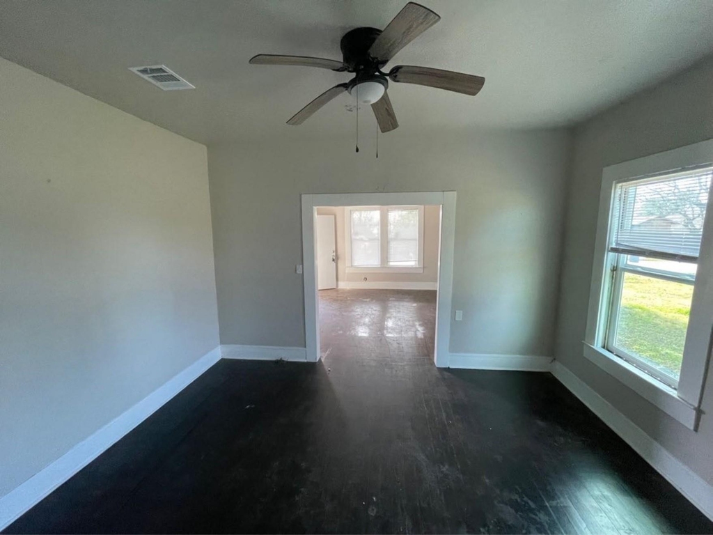 724 Orange Avenue - Photo 2