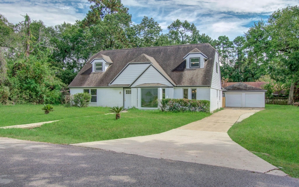 550 Brandon Road - Photo 0