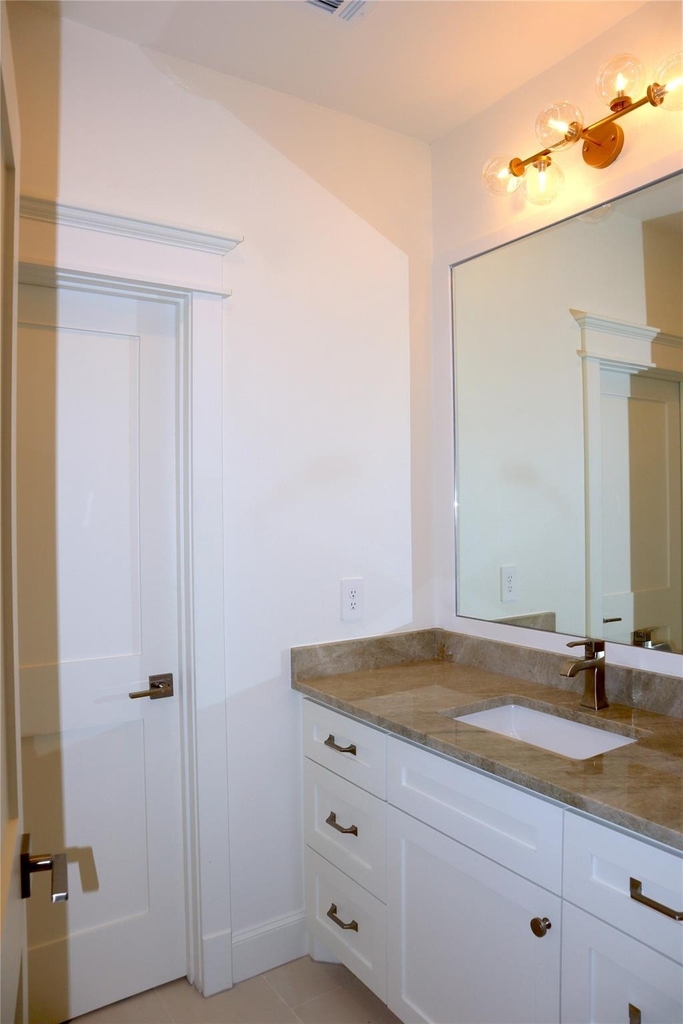 1836 Cortlandt Street - Photo 6