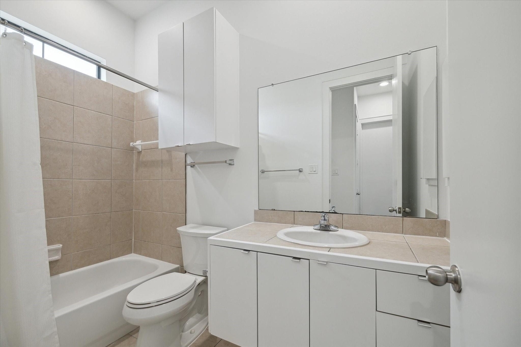 1105 W 21st Street - Photo 19