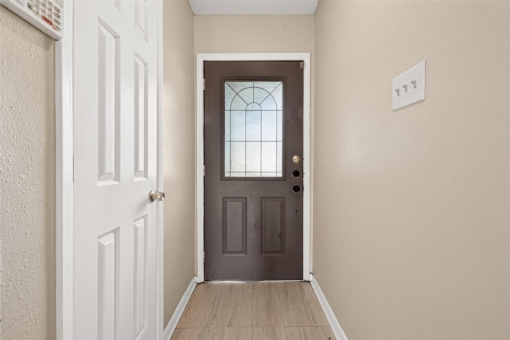 7422 Cortes Drive - Photo 4