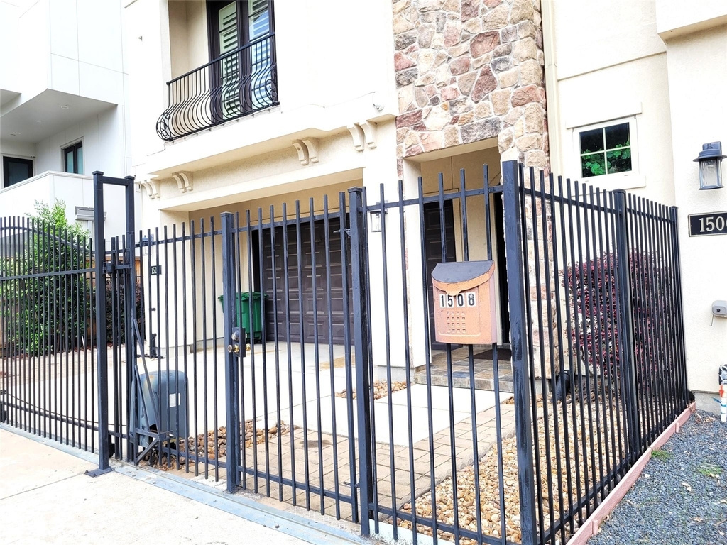 1508 Fowler Street - Photo 38