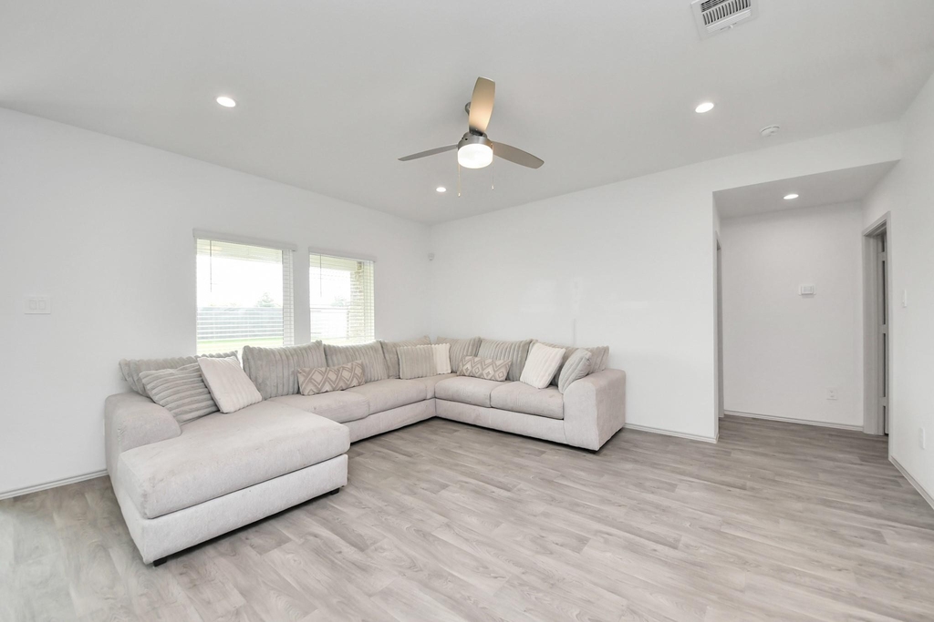 3521 Rockefeller Road - Photo 14