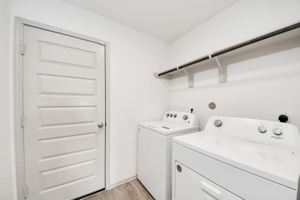3521 Rockefeller Road - Photo 25