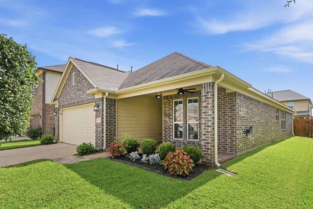 15002 Miller Meadows Lane - Photo 1