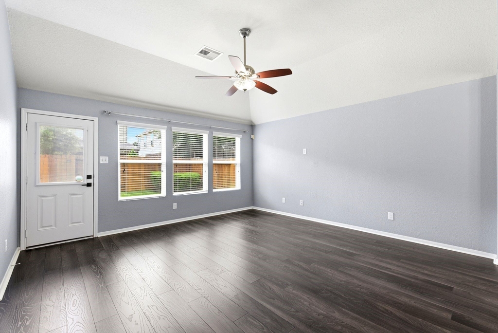 15002 Miller Meadows Lane - Photo 11