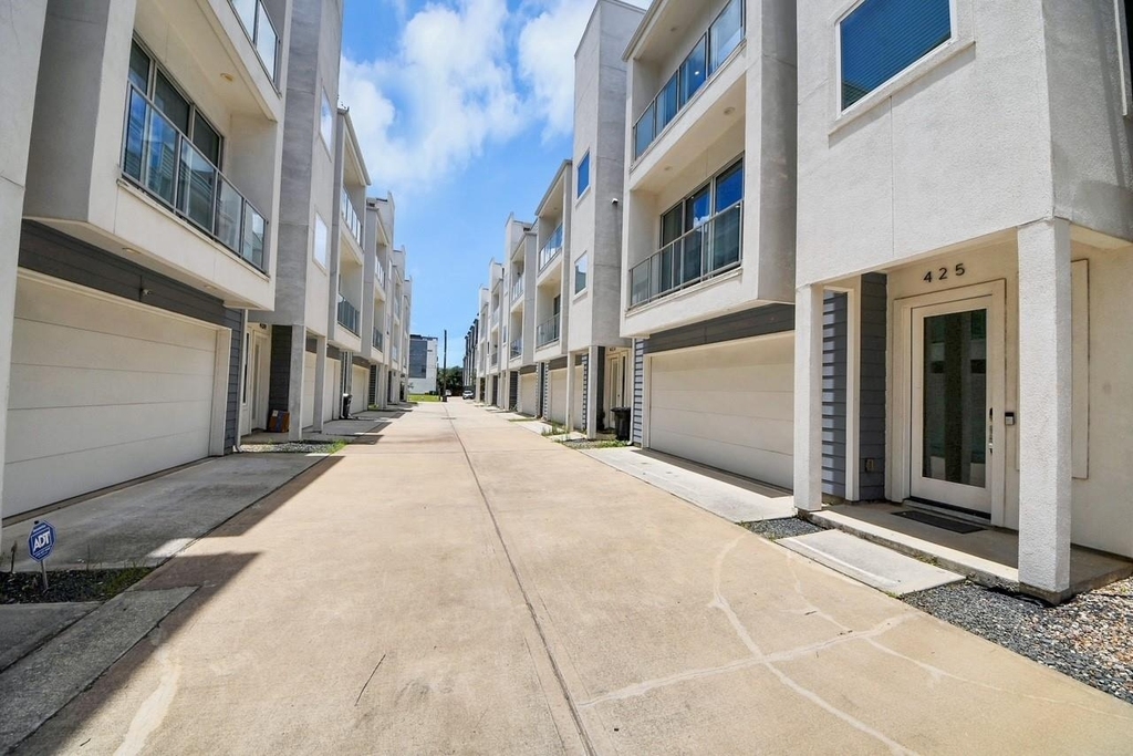 425 Gregg Street - Photo 1