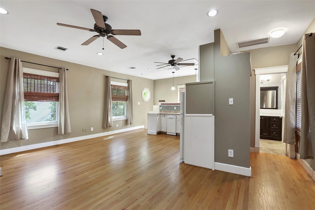 1227 Harvard Street - Photo 7