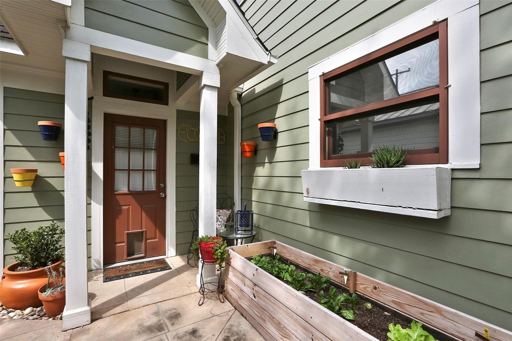 1227 Harvard Street - Photo 0