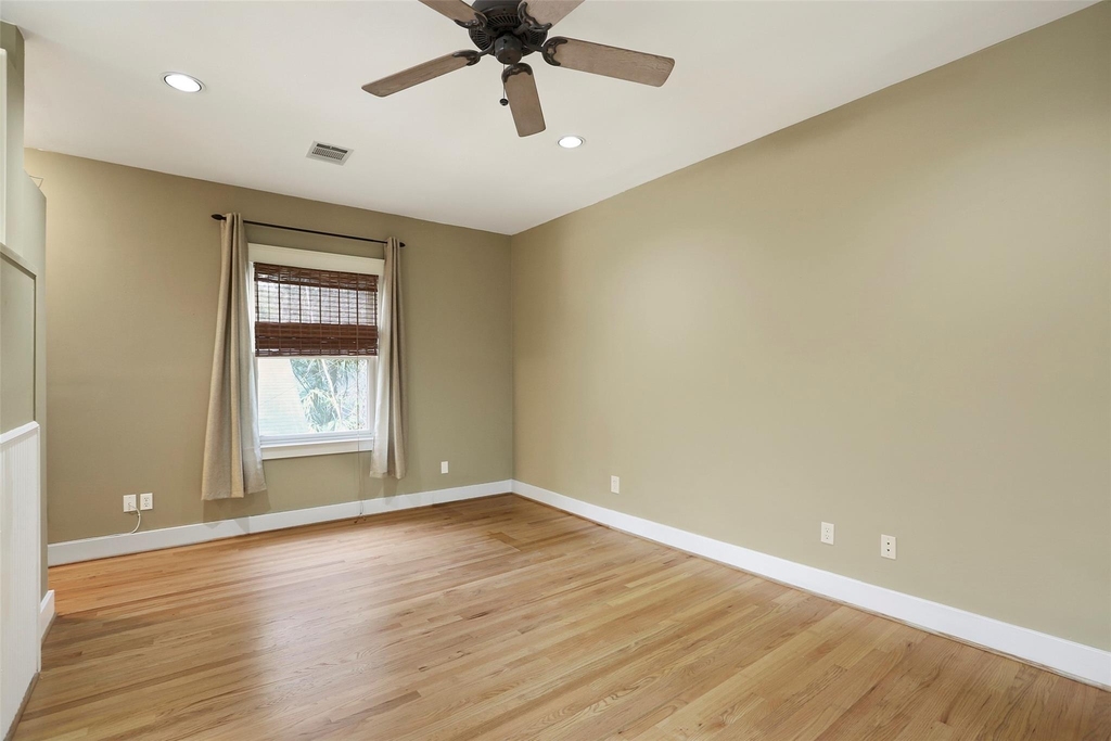 1227 Harvard Street - Photo 3