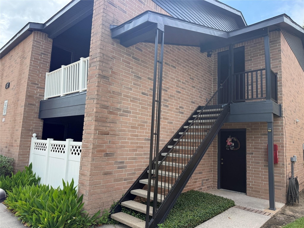 923 Carrell Street - Photo 1