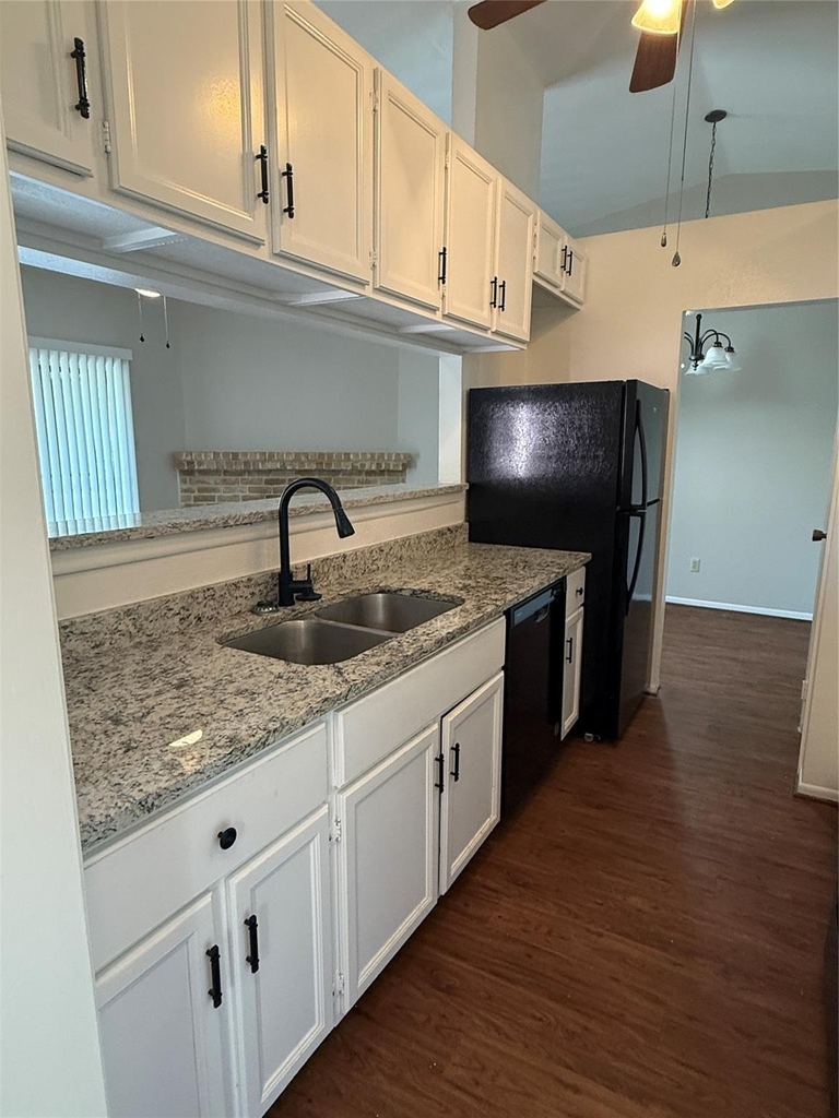 923 Carrell Street - Photo 4
