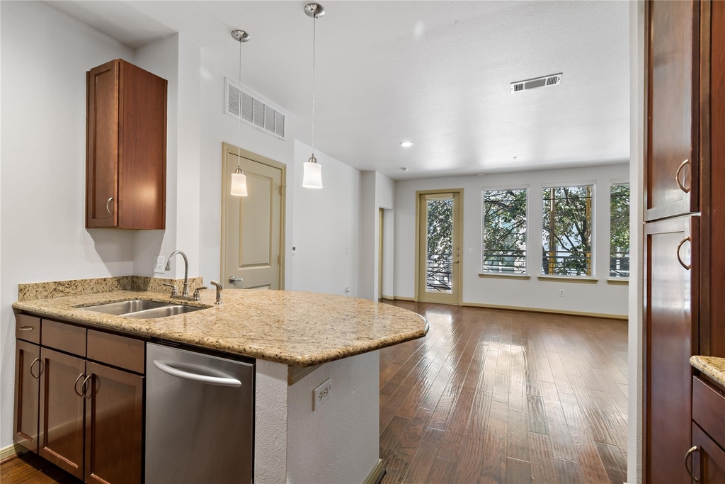 505 Jackson Hill Street - Photo 8